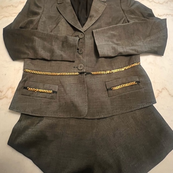 Ann Klein Women’s Dark Gray Pant Suit Size 14 Gold Chain Detailing EUC 2PC - Picture 3 of 11